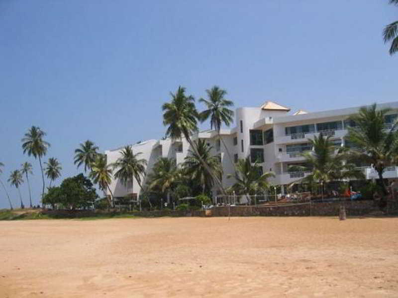 Induruwa Beach Resort Bagian luar foto